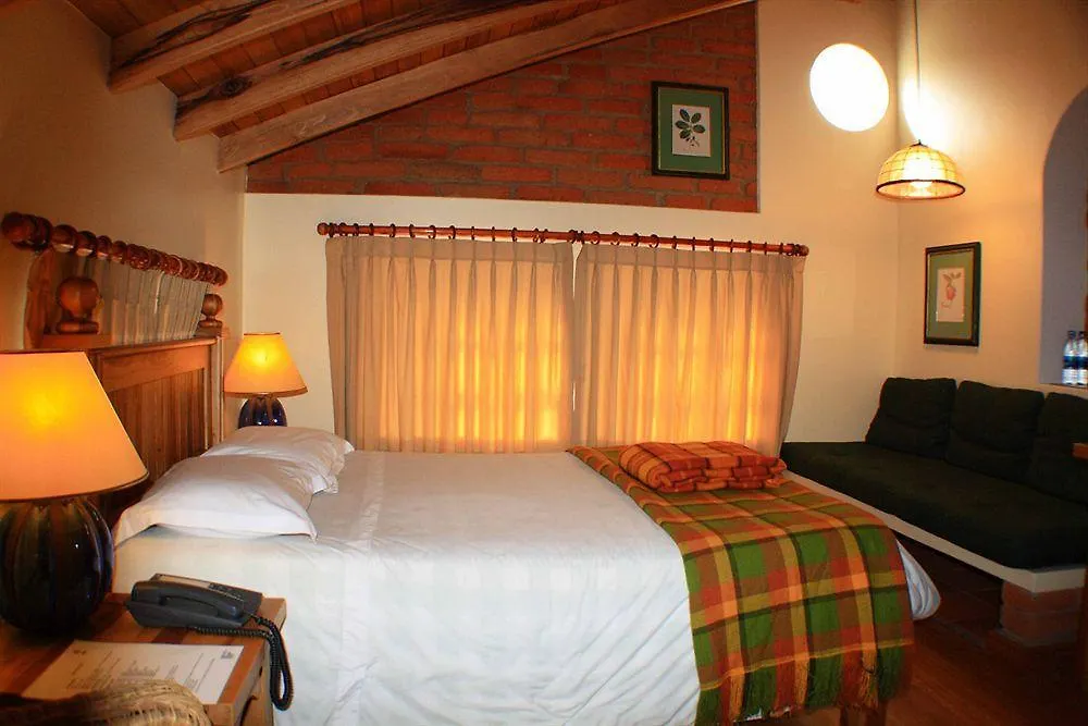 ***  Hotel Boutique Vieja Cuba Equador