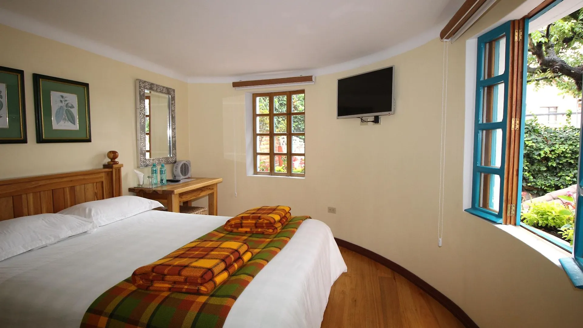 ***  Hotel Boutique Vieja Cuba Equador