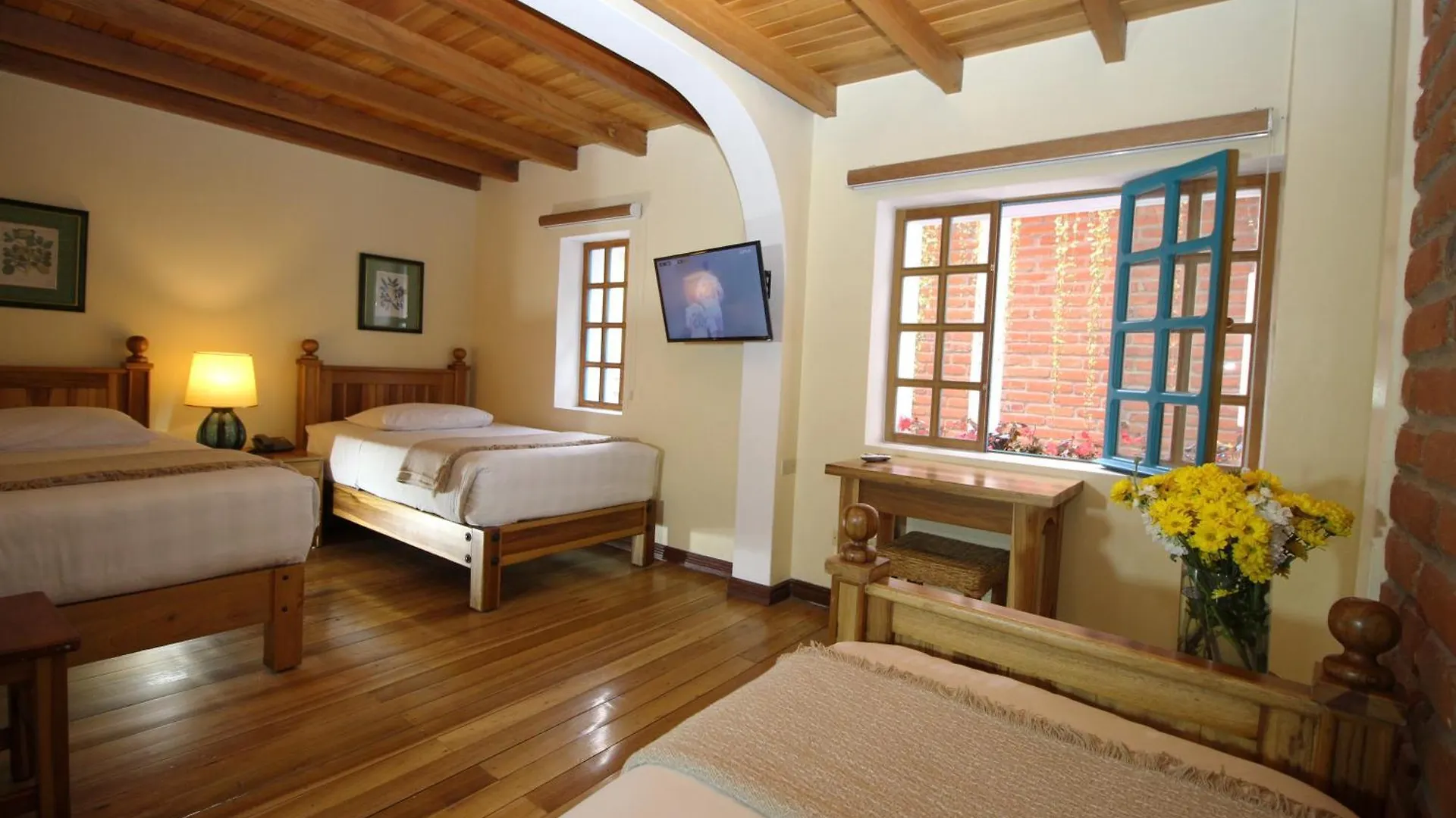 Hotel Boutique Vieja Cuba 3*, Quito
