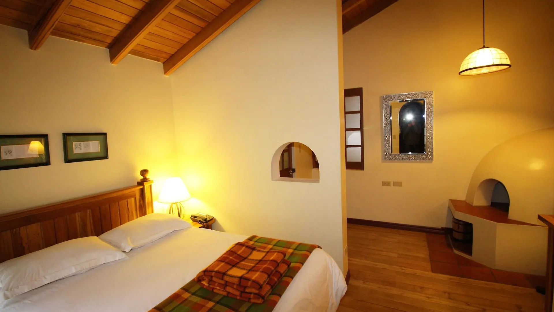 Hotel Vieja Cuba Quito Ecuador