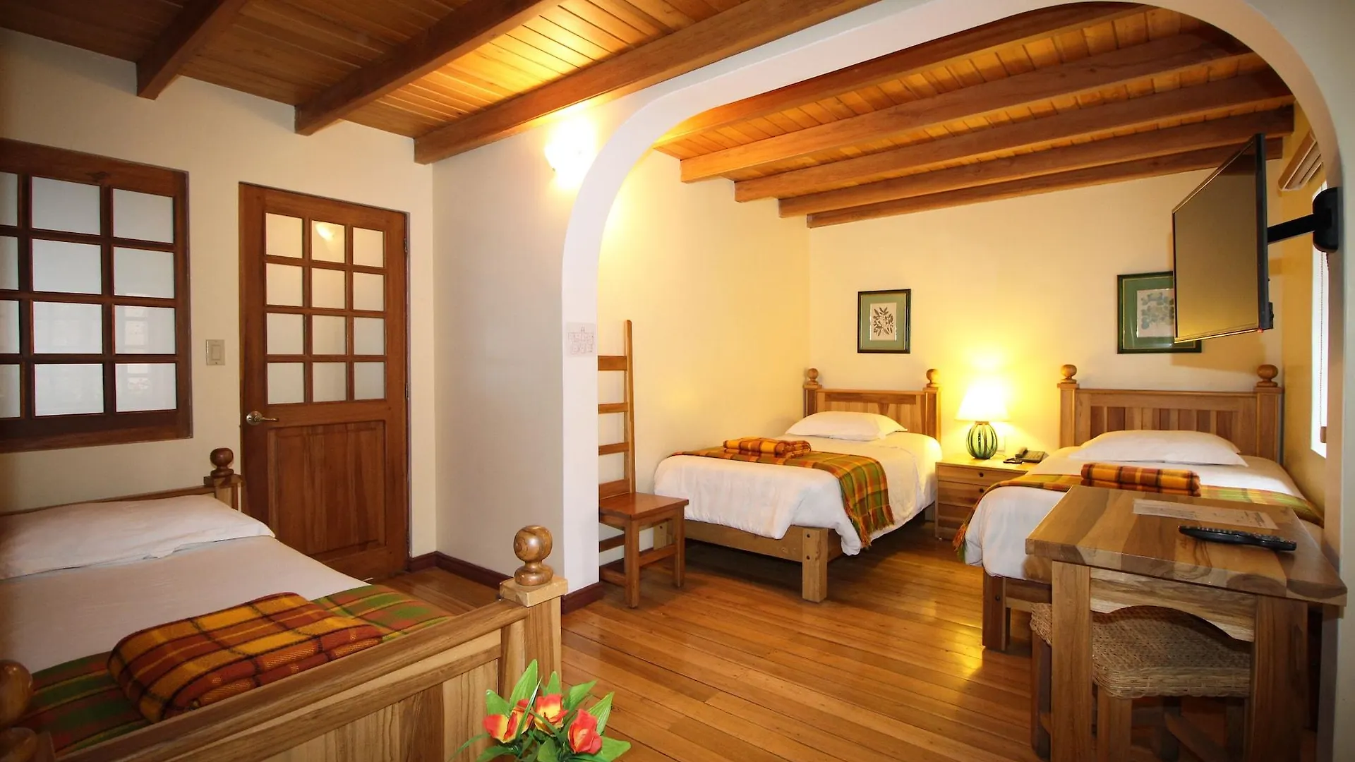 Hotel Boutique Vieja Cuba  Quito
