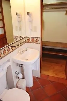 ***  Hotel Vieja Cuba Quito Ecuador