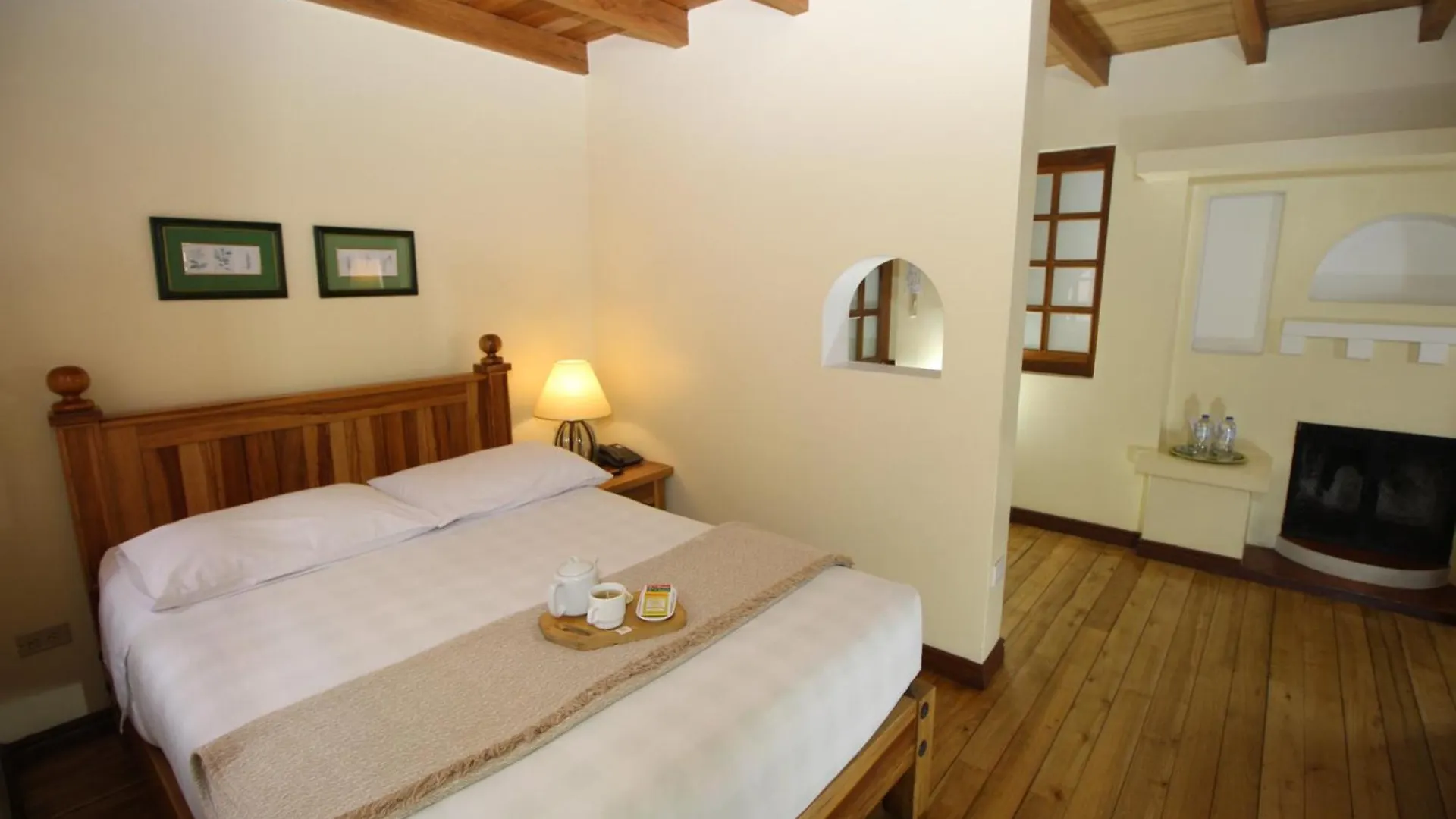 Hotel Vieja Cuba Quito Ecuador