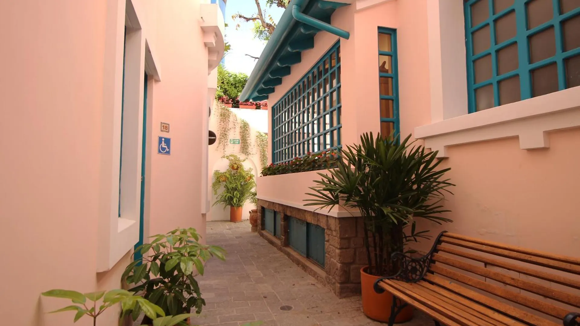 Hotel Boutique Vieja Cuba Ecuador