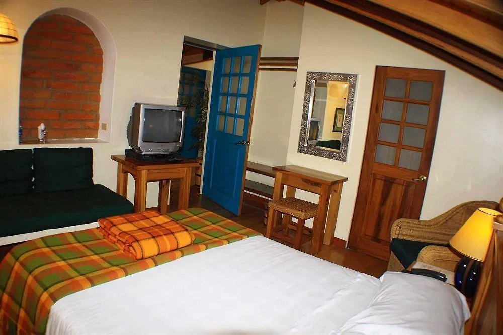 Hotel Vieja Cuba Quito