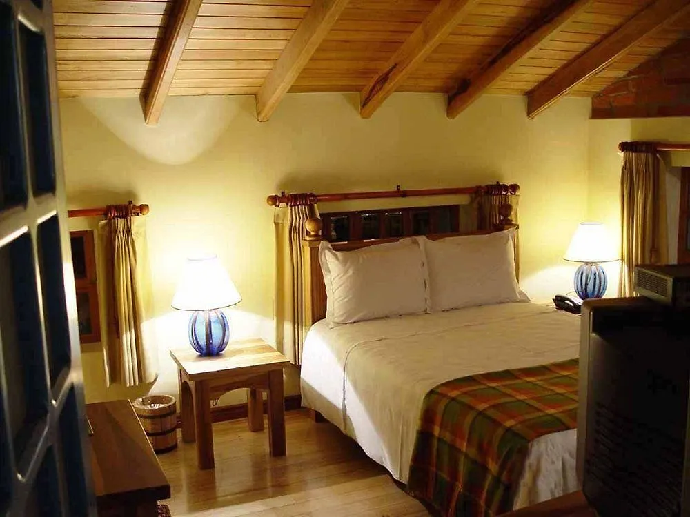 ***  Hotel Vieja Cuba Quito Ecuador