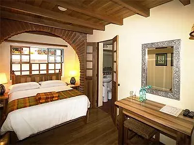 Hotel Vieja Cuba Quito 3*,  Ecuador