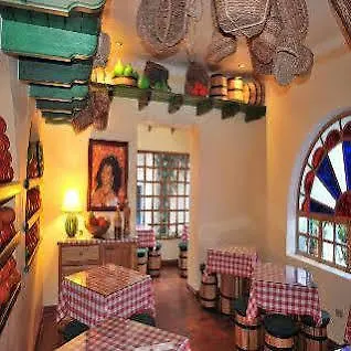 Hotel Boutique Vieja Cuba 3*, Quito
